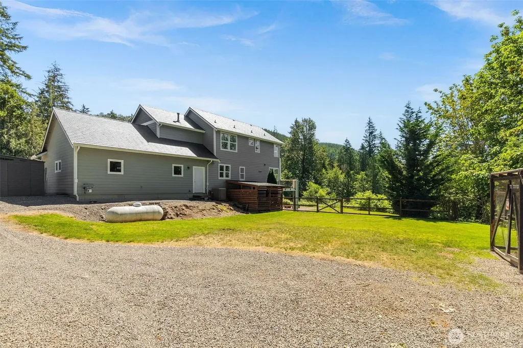 13504 Spiketon Road E Buckley WA 98321