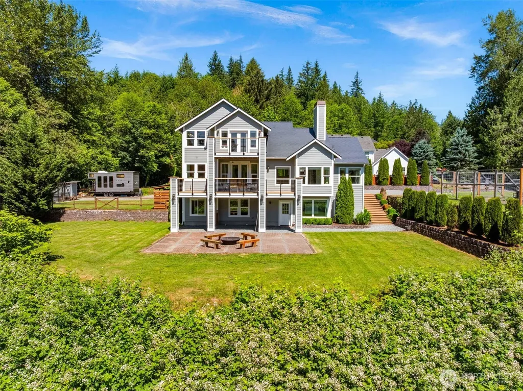 13504 Spiketon Road E Buckley WA 98321