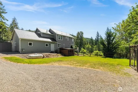 13504 Spiketon Road E Buckley WA 98321