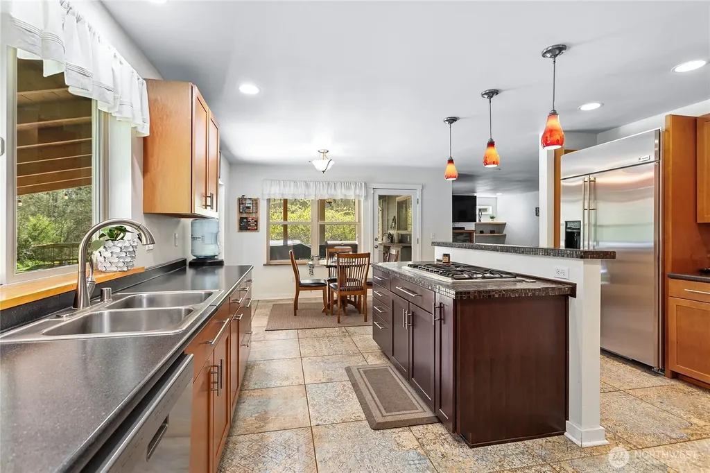 2389 W 95th Terrace Blaine WA 98230