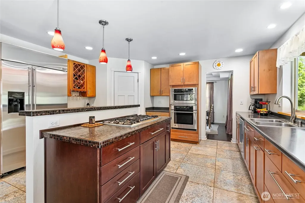 2389 W 95th Terrace Blaine WA 98230