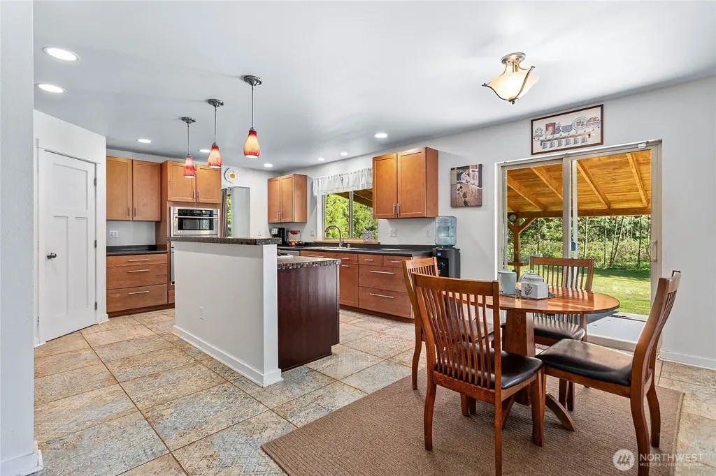 2389 W 95th Terrace Blaine WA 98230