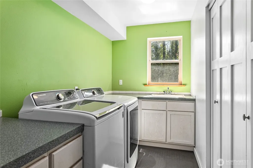 2389 W 95th Terrace Blaine WA 98230