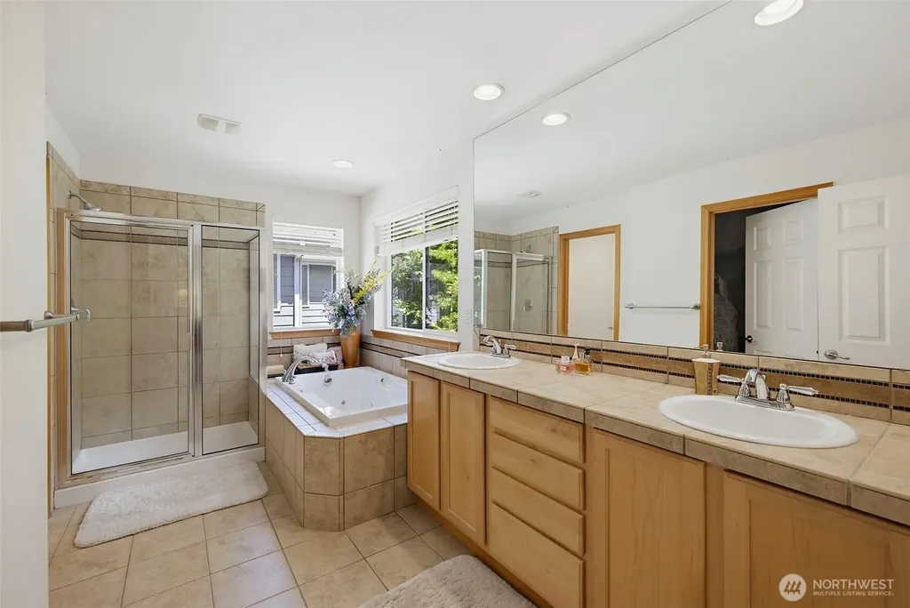 19824 83rd Place NE Kenmore WA 98028