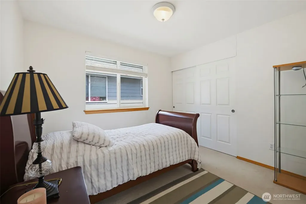 19824 83rd Place NE Kenmore WA 98028