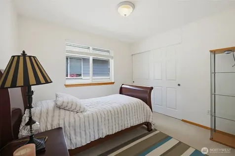 19824 83rd Place NE Kenmore WA 98028