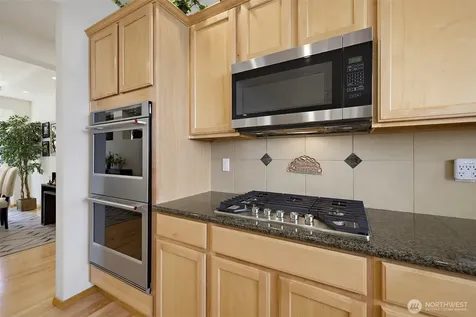 19824 83rd Place NE Kenmore WA 98028