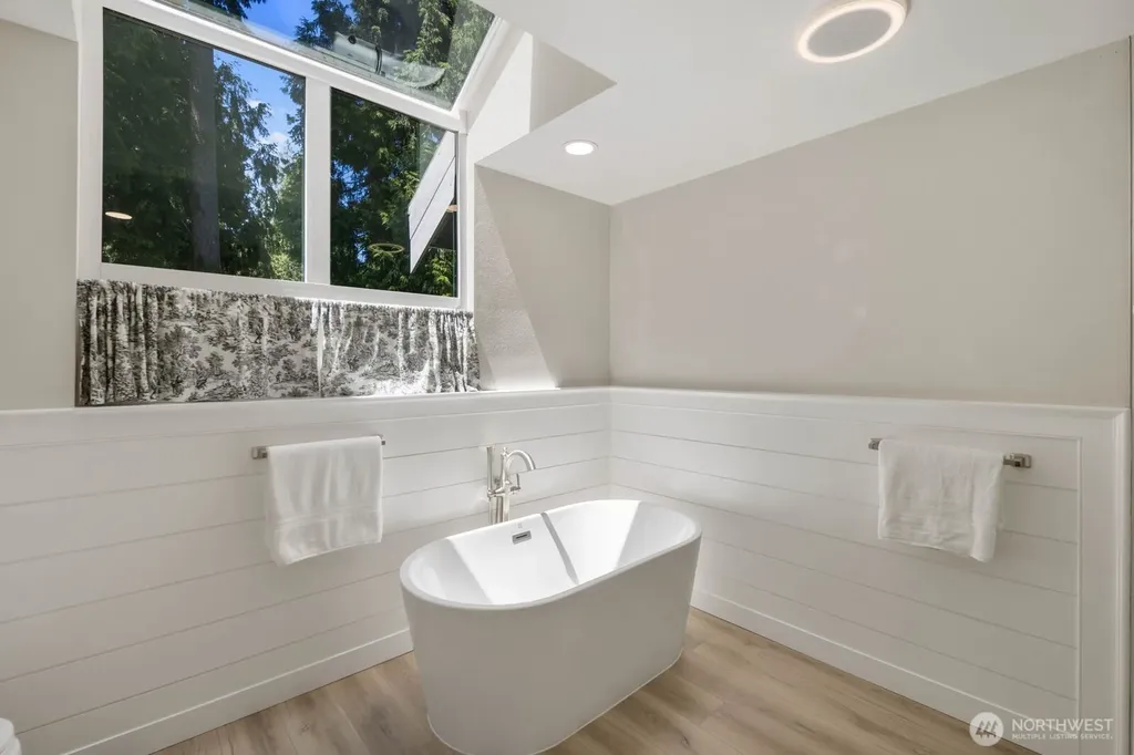 21603 NE 22nd Court Sammamish WA 98074