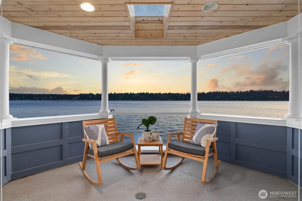 13133 Holmes Point Drive NE Kirkland WA 98034