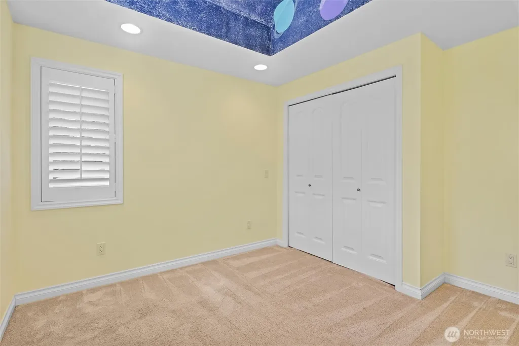 13133 Holmes Point Drive NE Kirkland WA 98034