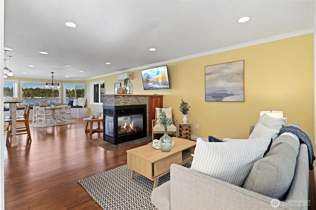13133 Holmes Point Drive NE Kirkland WA 98034