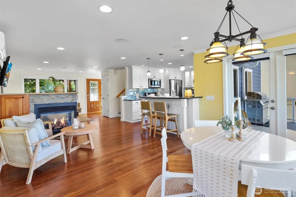 13133 Holmes Point Drive NE Kirkland WA 98034