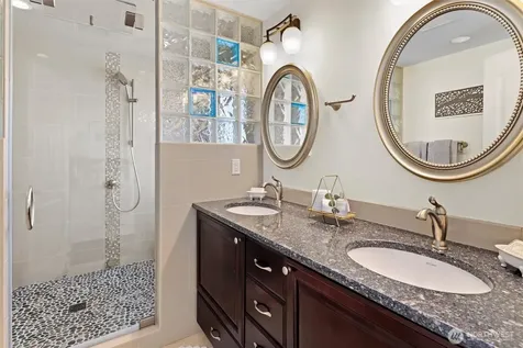 13133 Holmes Point Drive NE Kirkland WA 98034