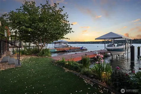 13133 Holmes Point Drive NE Kirkland WA 98034
