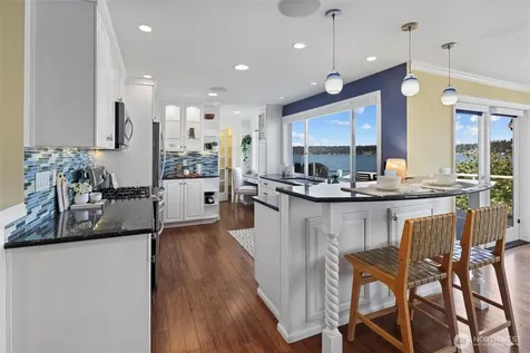 13133 Holmes Point Drive NE Kirkland WA 98034