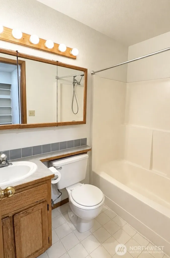 1326 Mcleod Road Bellingham WA 98226