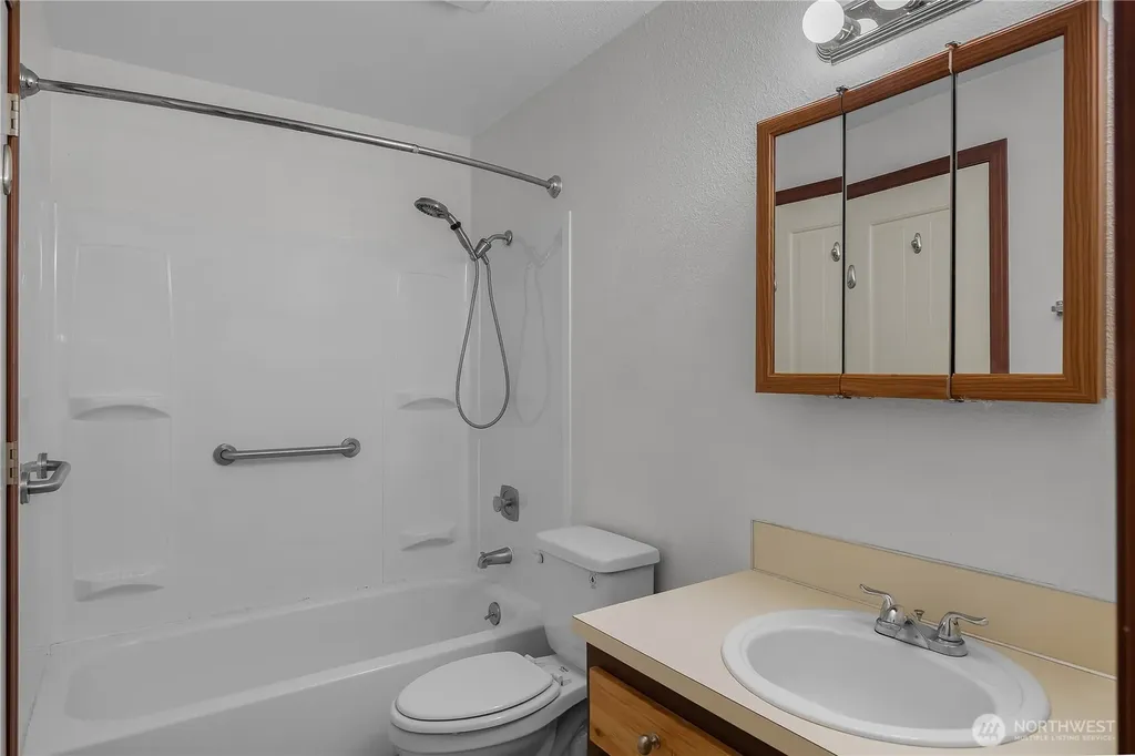 2015 8th Court SW Olympia WA 98502