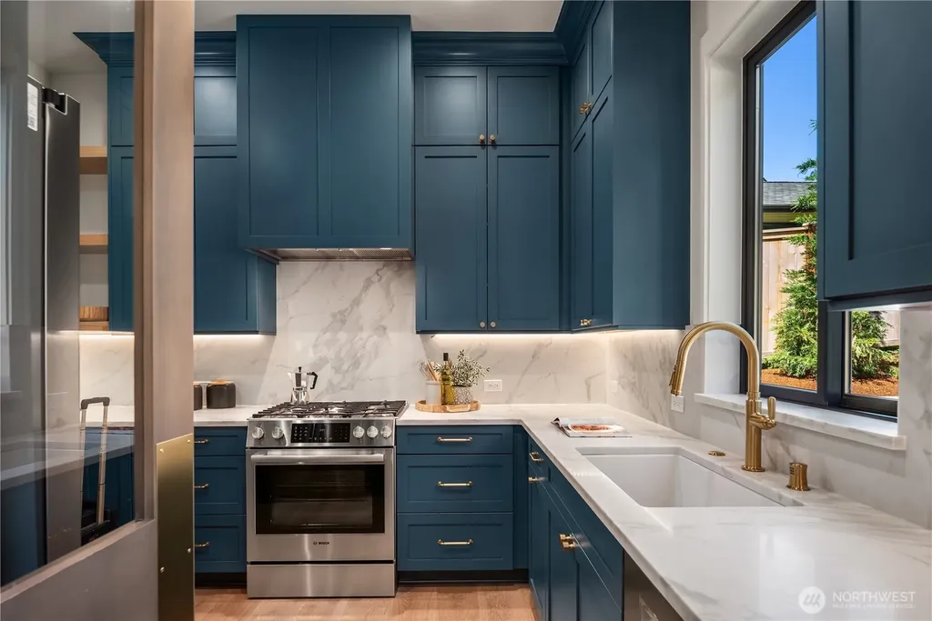 4024 85th Avenue SE Mercer Island WA 98040