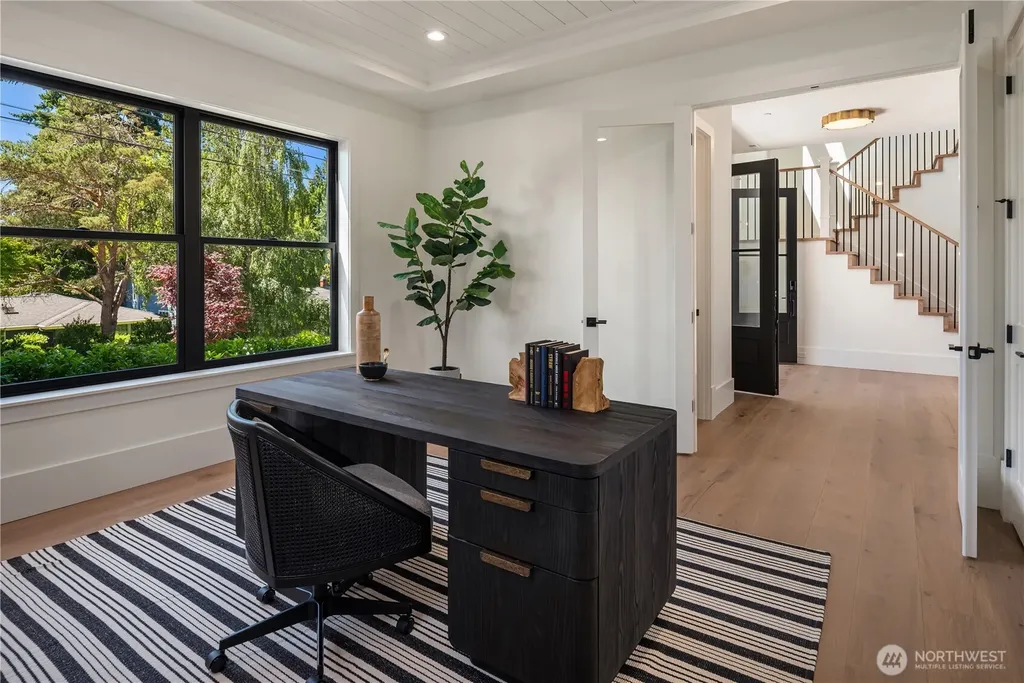 4024 85th Avenue SE Mercer Island WA 98040