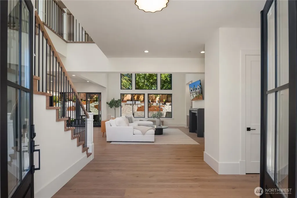 4024 85th Avenue SE Mercer Island WA 98040