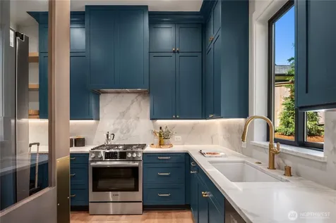 4024 85th Avenue SE Mercer Island WA 98040