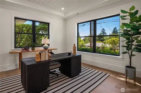 4024 85th Avenue SE Mercer Island WA 98040