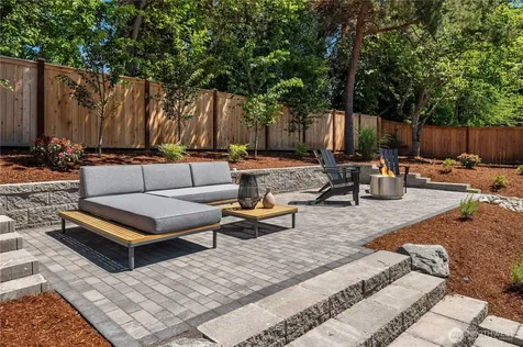 4024 85th Avenue SE Mercer Island WA 98040