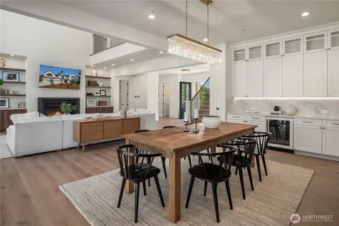 4024 85th Avenue SE Mercer Island WA 98040