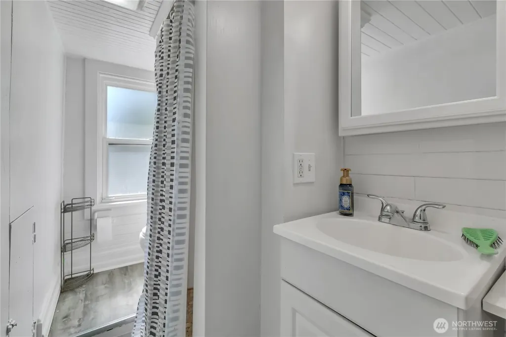 1242 Ridgeway Place E Port Orchard WA 98366