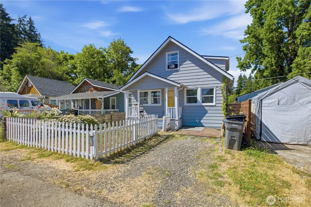 1242 Ridgeway Place E Port Orchard WA 98366
