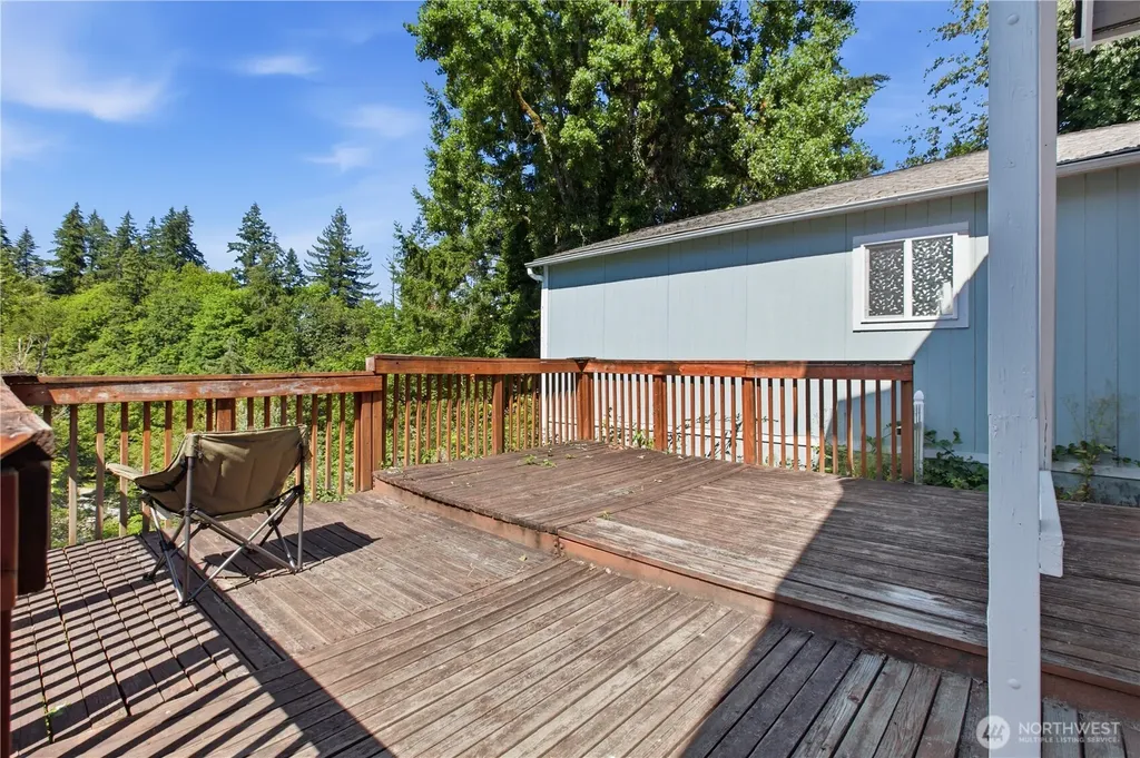 1242 Ridgeway Place E Port Orchard WA 98366