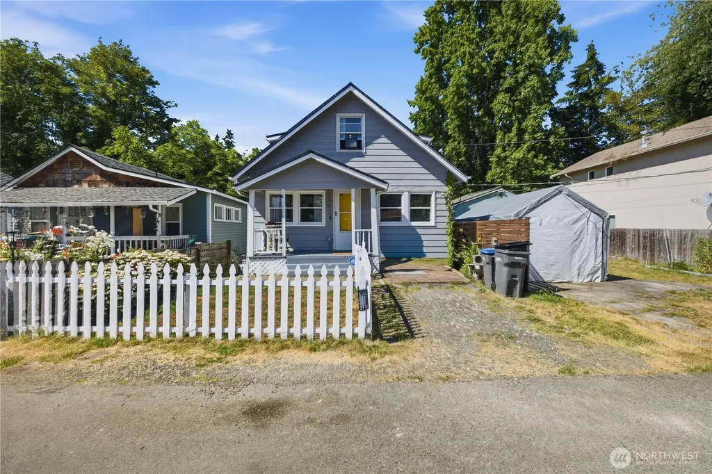 1242 Ridgeway Place E Port Orchard WA 98366