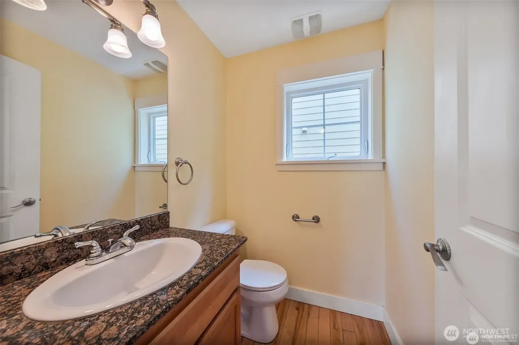 5033 12th Avenue NE Seattle WA 98105