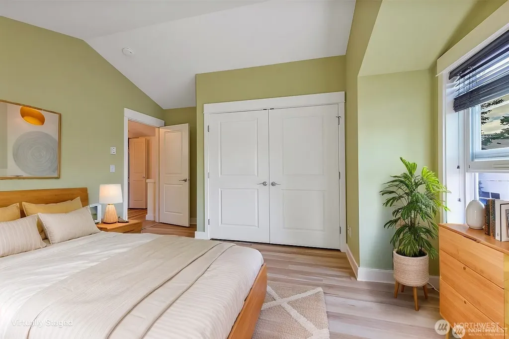 5033 12th Avenue NE Seattle WA 98105