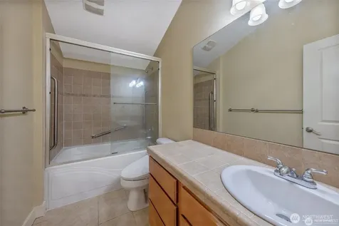5033 12th Avenue NE Seattle WA 98105