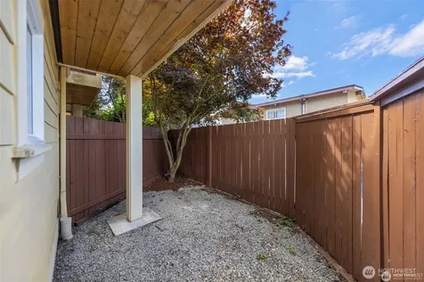 5033 12th Avenue NE Seattle WA 98105
