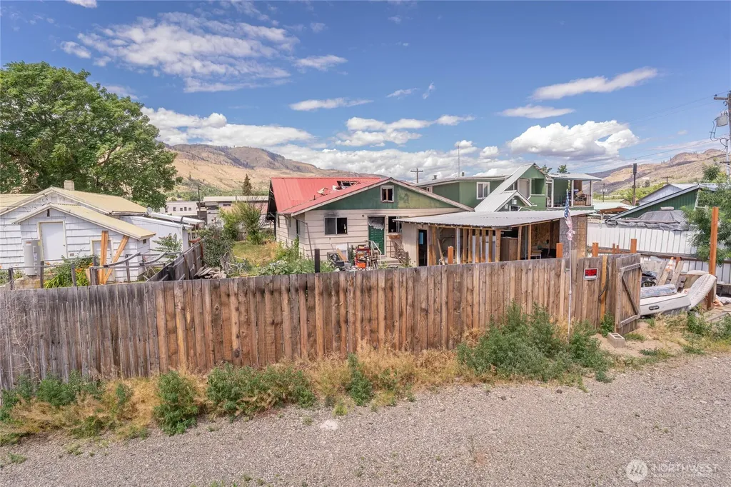 1019 Golden Street Oroville WA 98844
