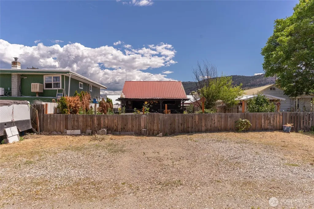 1019 Golden Street Oroville WA 98844