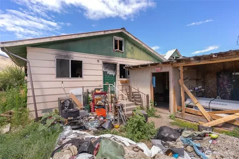1019 Golden Street Oroville WA 98844