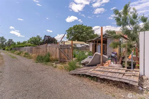 1019 Golden Street Oroville WA 98844