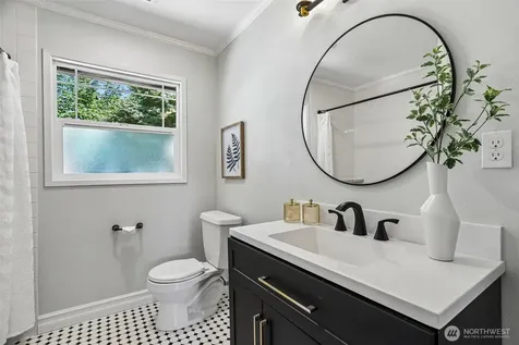 108 N 184th Street Shoreline WA 98133