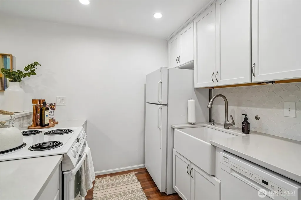 901 5th Avenue N Seattle WA 98109