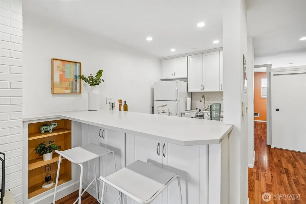 901 5th Avenue N Seattle WA 98109