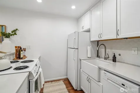 901 5th Avenue N Seattle WA 98109