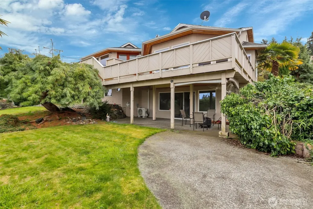 876 Rocky Point Drive Camano Island WA 98282