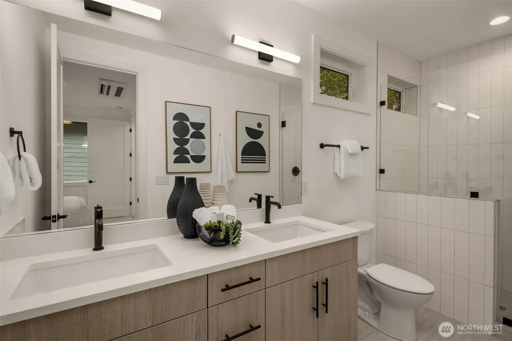 10166 NE 113th Place Kirkland WA 98033