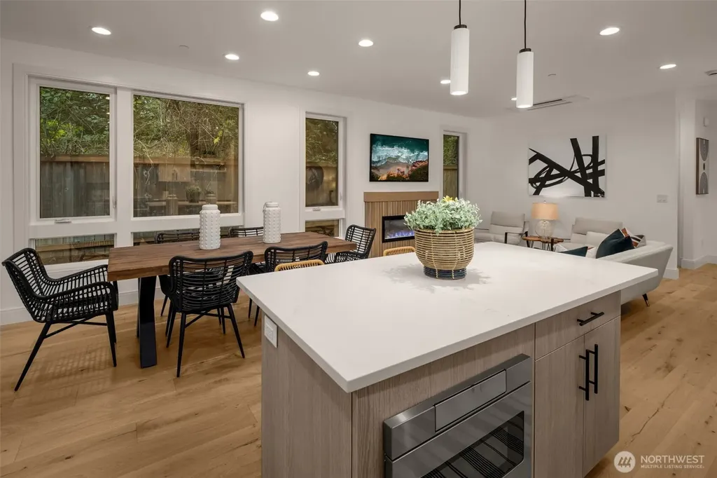 10166 NE 113th Place Kirkland WA 98033