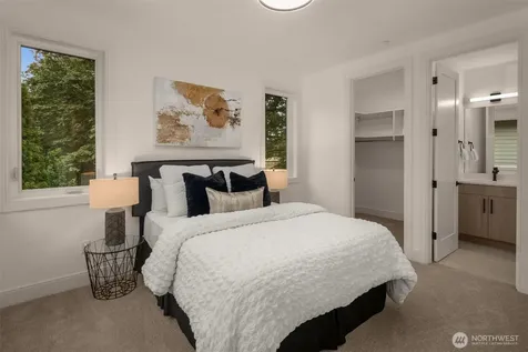 10166 NE 113th Place Kirkland WA 98033