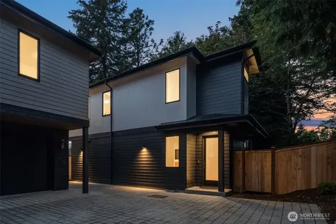 10166 NE 113th Place Kirkland WA 98033