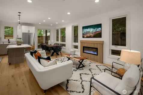 10166 NE 113th Place Kirkland WA 98033